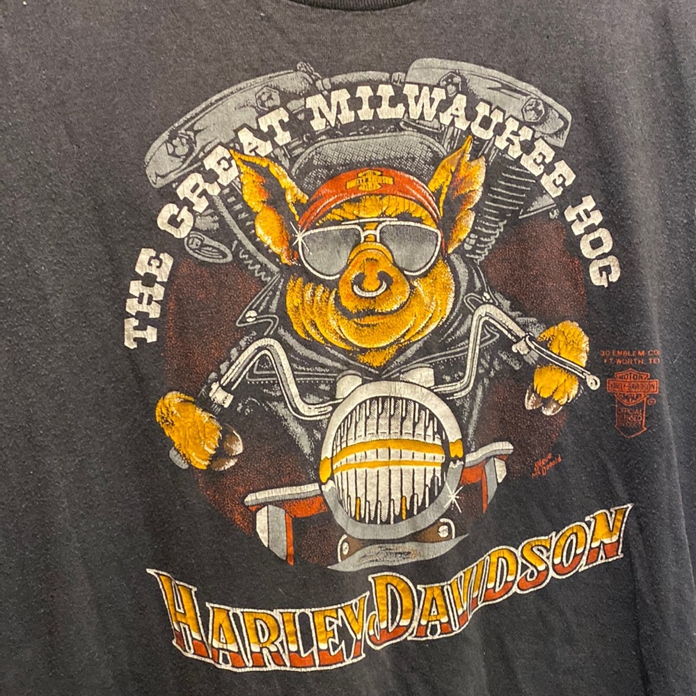 Harley Davidson 3D emblem cut off shirt
